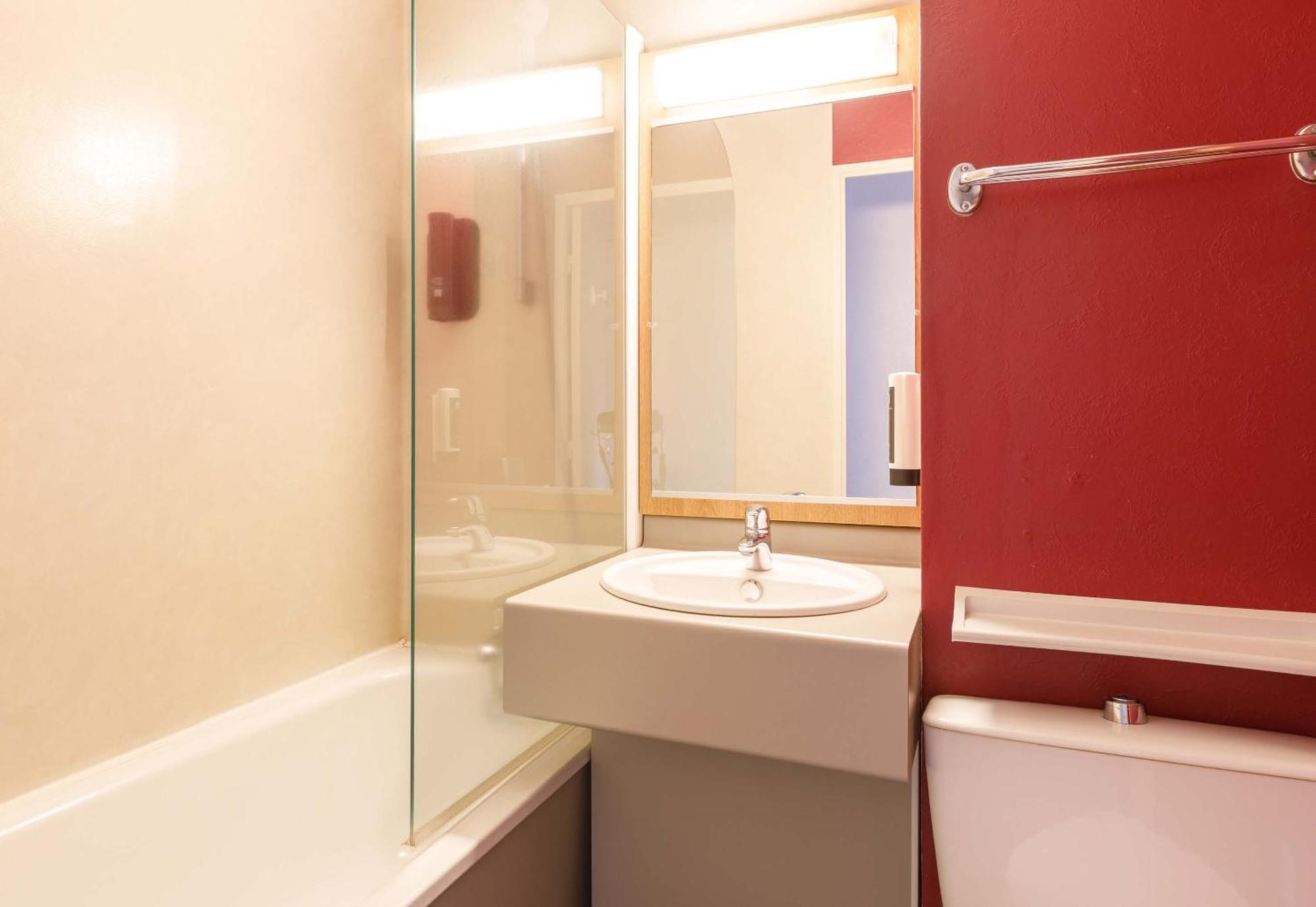 B&B Hotel Le Puy-En-Velay Vals-pres-le-Puy Eksteriør billede
